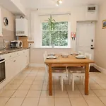 Riverbank Appartement *